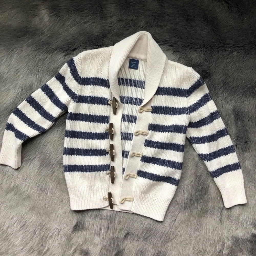 Gap sweater